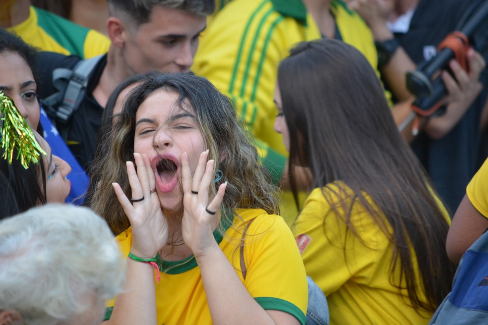 A festa da torcida no Suspiro em dia de jogo do Brasil (Arquivo AVS)