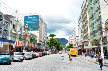 Principal avenida da cidade, a Alberto Braune também terá apresentações gratuitas  (Foto: Henrique Pinheiro)