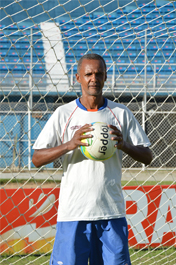 Adriano relembra carreira vitoriosa no Frizão e no Flamengo e revela mágoa por aposentadoria precoce