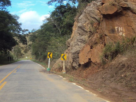 DER prepara grande obra de  contenção de barreiras na RJ-172