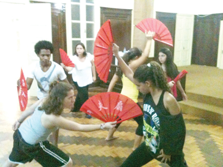 Grupo de teatro Alfabeto em Cena se prepara para participar do Festival Novas Cenas