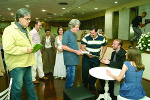 Livro Chácara do Chalet é lançado em concorrido evento no Country Clube