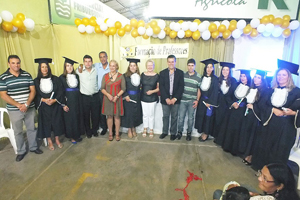 Agricultoras de Campo do Coelho recebem diploma de professoras