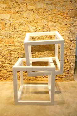 O pensamento abstrato de um artista que gosta de desenhar no espaço