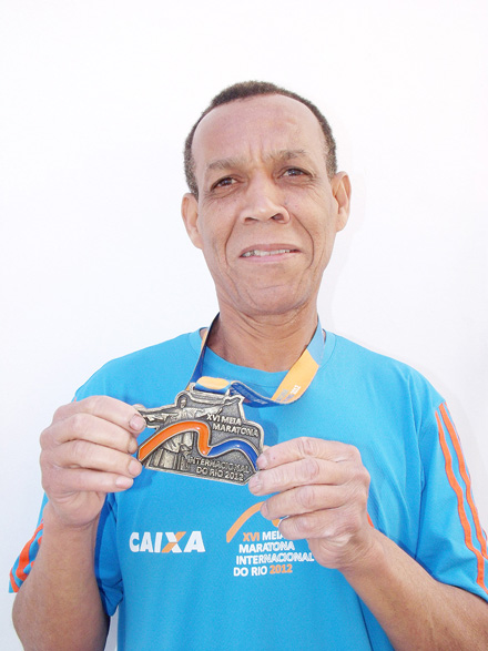 ESPORTES - Corredor friburguense participa da Meia-Maratona do Internacional