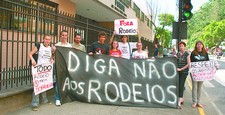 Manifesto pede fim dos rodeios
