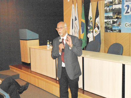 Palestra na CDL apresenta novos serviços on-line oferecidos pela Receita Federal 