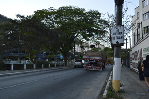 Poste em estado precário preocupa