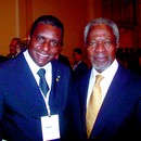 Edson Flavio se encontra com Kofi Annan, ex-ONU