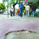 Calçadas mal conservadas: risco para pedestres por todos os lados 