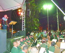 Banda na Praça teve concerto dedicado aos Beatles com Euterpe e o cantor Noel 