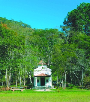 Bispo consagra capela na Fazenda Canto Allegro