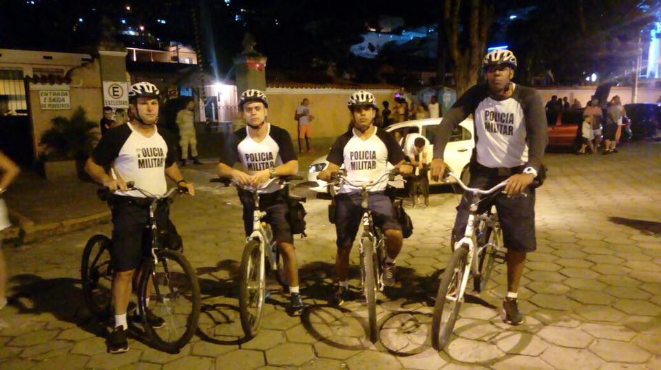 O patrulhamento noturno, de bicicleta (Fotos: 11º BPM)