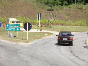 Trevos que levam perigo a motoristas da região