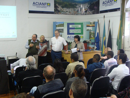 Associação Comercial realiza reunião com artistas locais