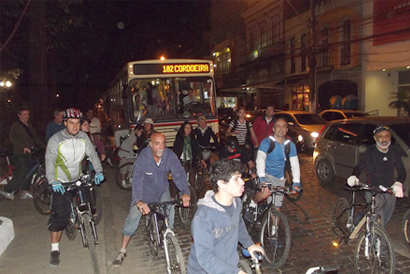 Bicicletada reúne ciclistas da cidade por mais ciclovias e respeito nas ruas