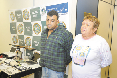 Cai a fortaleza da Vovó do Pó no Morro dos Maias
