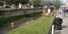 Prefeitura faz mutirão de limpeza no Centro