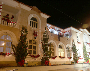Decoração natalina embeleza vários pontos do município
