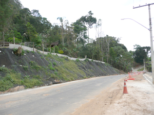DER alcança 90% das obras de encostas na RJ-150