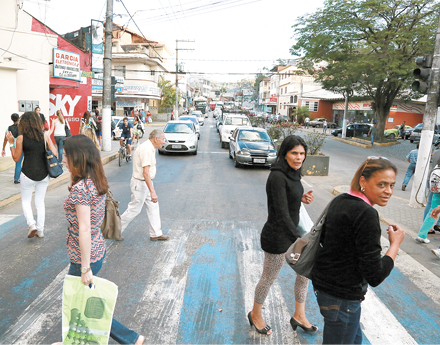 Nós para serem desfeitos no trânsito de Nova Friburgo