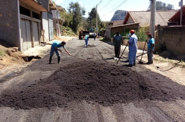 Estrada da Fazenda da Laje recebe, enfim, obras de asfaltamento