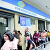 Fila marca reabertura da agência do INSS