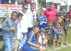 ESPORTES - Em busca da taça