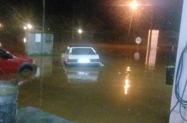 Posto de combustível em Mury ficou inundado (Foto de leitor)