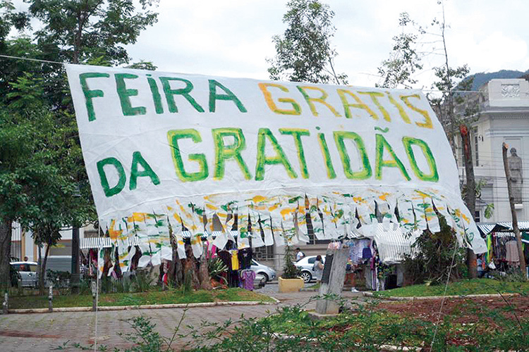 100% de desconto: conheça a Feira Grátis da Gratidão