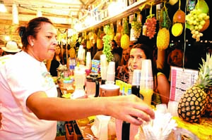 Nós e os Bambas e Sabor de Samba animaram bailes pré-carnavalescos do Bar da Música 