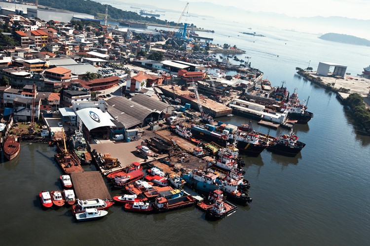 Embarcações atracadas na Ilha da Conceição (Reprodução da internet)