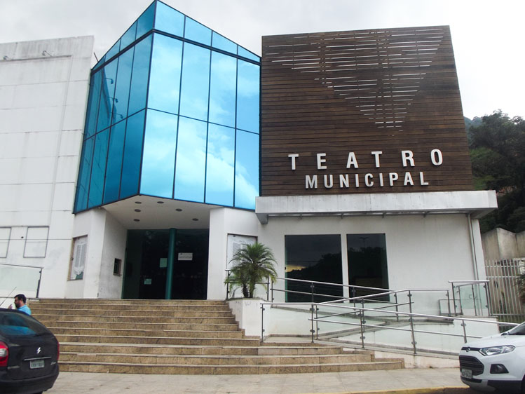 Teatro Municipal continua fechado para espetáculos