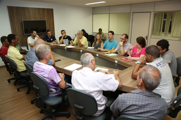 Reunião do governo com representantes do carnaval aconteceu na semana passada (Foto: Secom/PMNF)