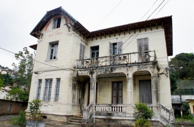 Casarão tombado da Vila Amélia foi colocado à venda