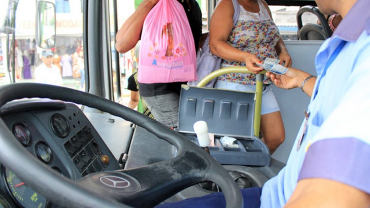 Vereadores querem fim da dupla função dos motoristas de ônibus