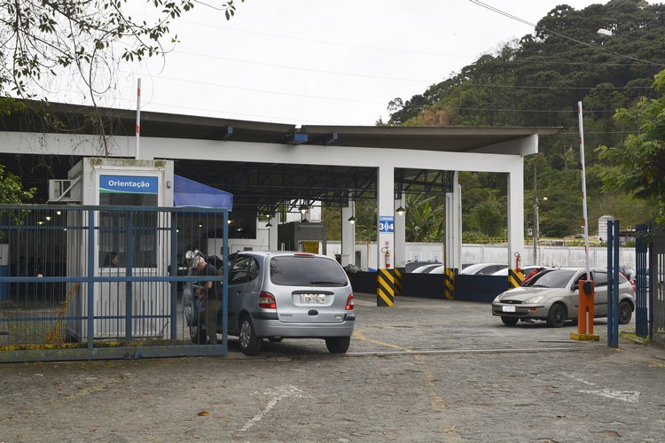 Paralisação de funcionários do Detran pega friburguenses de surpresa