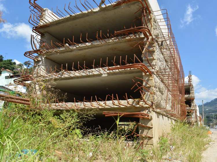 Obras do Bengalas têm avanço comprometido por negociações