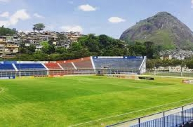 O estádio Eduardo Guinle precisa dar entrada na renovação de licenças
