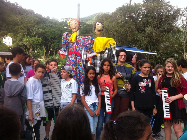 Alunos que participam do projeto Movimentando Artes das Escolas Municipais (Foto: Divulgação)