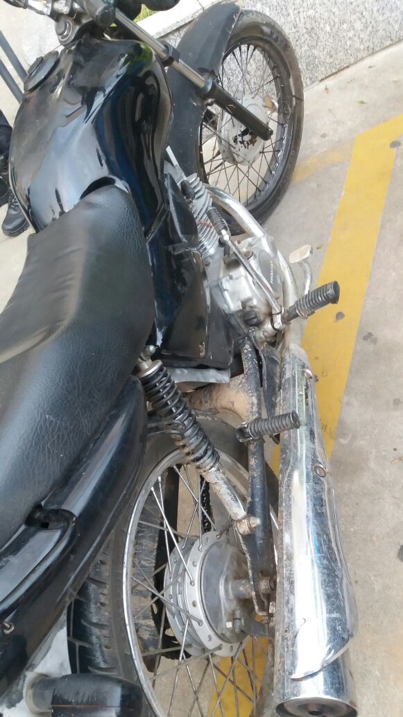 A moto recuperada pela PM no Alto do Floresta com um adolescente é um dos veículos furtados na cidade recentemente