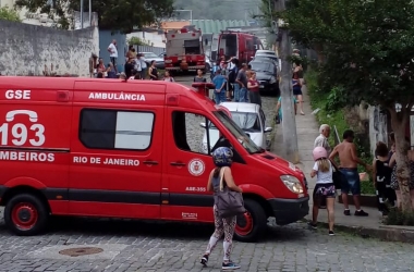 O incêndio na Vila Amélia mobilizou várias viaturas (Fotos de leitor)