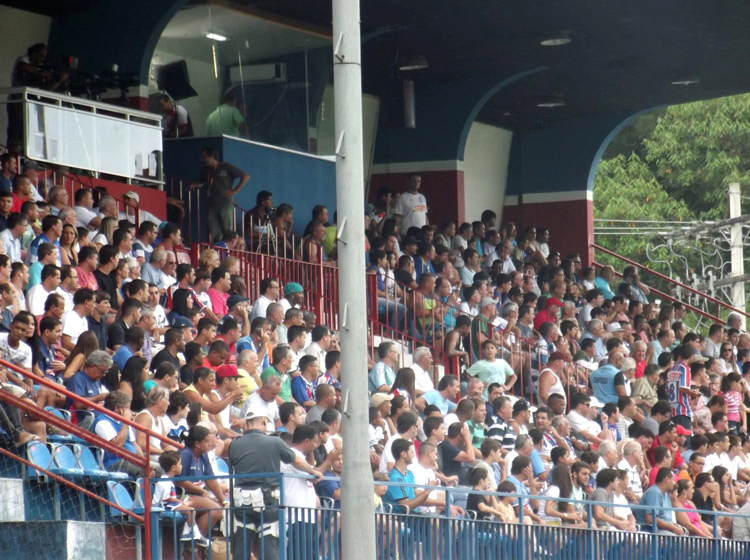 Decisão promete atrair um bom público ao Estádio Eduardo Guinle (Foto: Arquivo A VOZ DA SERRA)