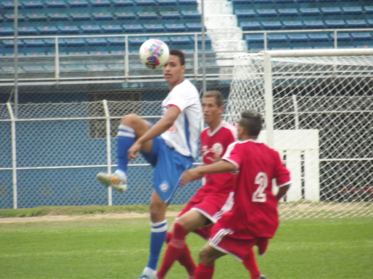 Atacante Lohan marcou novamente, e chegou aos oito gols no OPG (Foto: Vinicius Gastin)