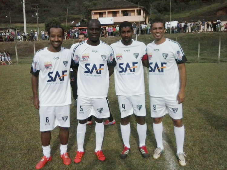 Edinho, ex-Vasco, Da Silva e Júnior, ex-Botafogo: nomes de peso do Vargem Alta (Foto: Divulgação)