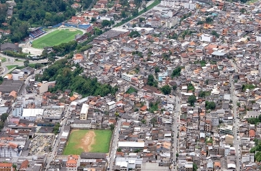 Os estádios Eduardo Guinle e Serrano, em Olaria (Foto: Osmar de Castro)