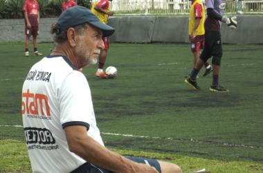 Com novas opções, Andreotti começa a montar a equipe para o carioca (Foto: Vinicius Gastin)