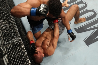 Norte-americano conseguiu impor seu jogo, castigar Barboza e vencer combate principal do UFC no último sábado