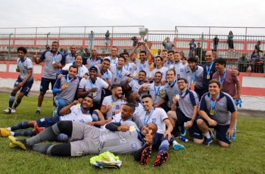 A alegria da equipe campeã da Taça Corcovado (Foto: Igor Cruz)