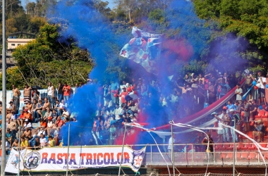 A torcida tricolor em festa no Eduardo Guinle (Fotos: Igor Cruz)